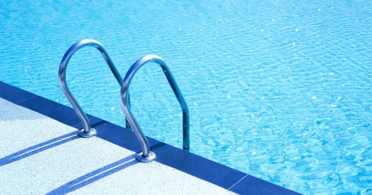 Como Manter a Piscina Limpa Durante Todo o Ano